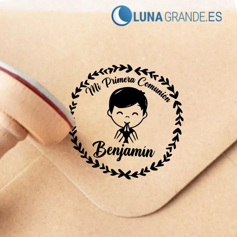 Sello de Goma Personalizado Mi Primera Comunión Niño: Diseño Laureles y Niño Rezo 1 Sellos de caucho Primera Comunión Niño